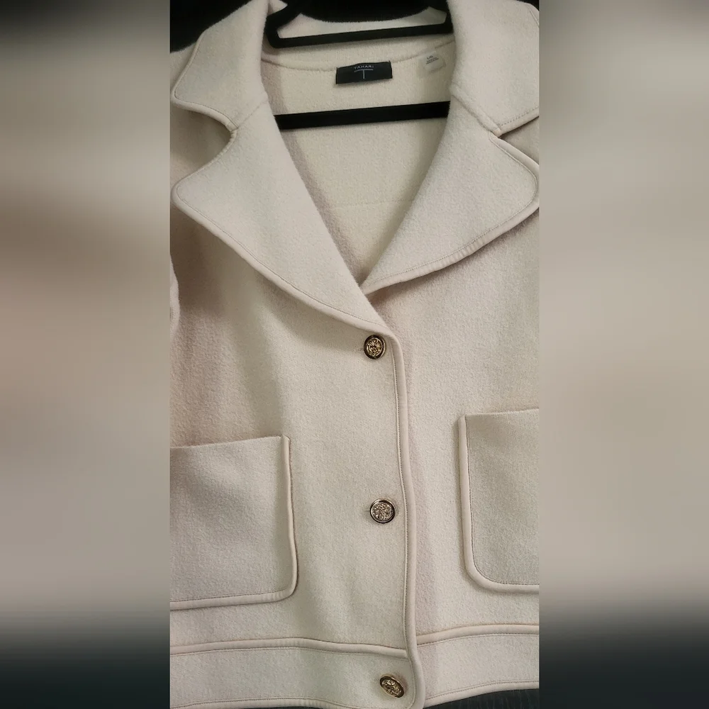 Tahari Elegant Cream Women's Jacket